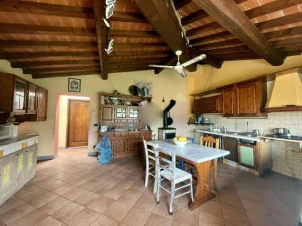 Foto Scarperia e San Piero vendesi terratetto 6 vani 180 Mq