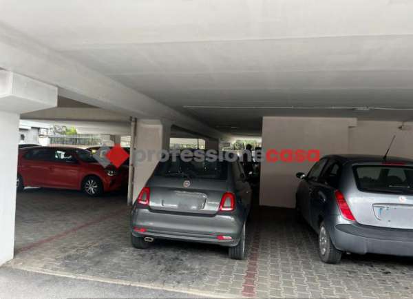 Foto Scoperto in vendita a Pomezia