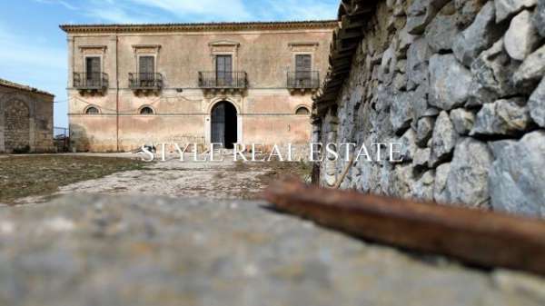 Foto SICILIA RAGUSA,MASSERIA DEL1800 CON 44 ETTARI TERRENO