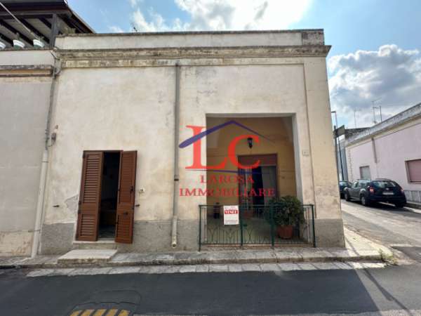 Foto Singola in vendita a Lizzanello