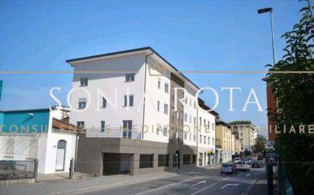 Foto Stabile / Palazzo in Vendita, pi� di 6 Locali, 1200 mq, Bergamo