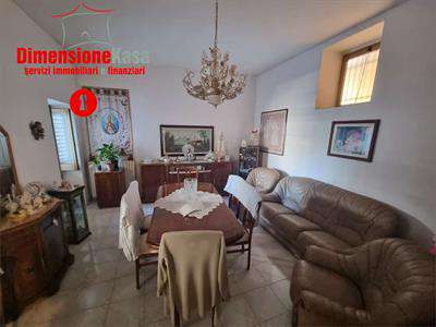 Foto Stabile / Palazzo in Vendita, pi� di 6 Locali, 360 mq, Cimitile