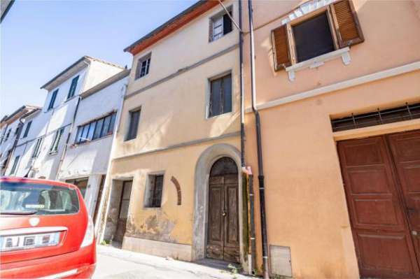 Foto Stabile/Palazzo in vendita a Cascina 250 mq  Rif: 1316728