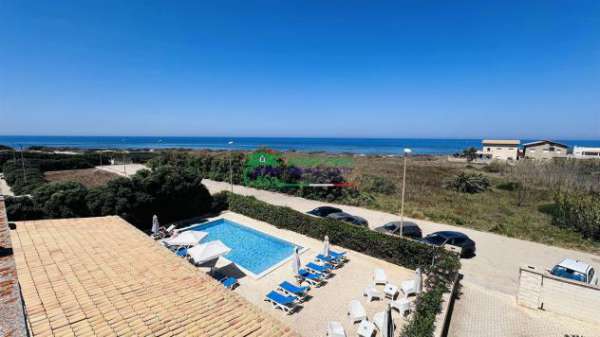 Foto Struttura alberghiera a Punta Braccetto sul mare