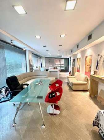 Foto Struttura per uso commerciale in vendita a Pietrasanta 90 mq  Rif: 1289199