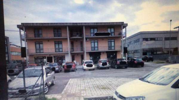 Foto Struttura per uso commerciale in vendita a San Martino a Ulmiano - San Giuliano Terme 401 mq  Rif: 1323611