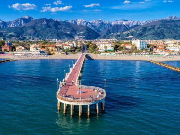 Foto Struttura ricettiva / albergo in vendita a Marina di Massa - Massa 3000 mq  Rif: 1318370