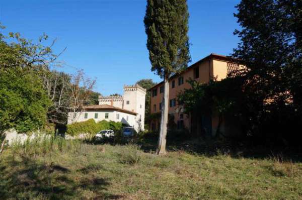 Foto Tenuta complesso in Vendita in zona SAN CLEMENTE con giardino