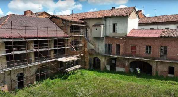 Foto TERRATETTO di 23 vani e di 1900 mq (CASTAGNOLE MONFERRATO - Castagnole Monferrato) rif. E41