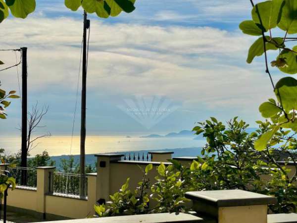 Foto TERRATETTO di 5 vani e di 70 mq (PIETRASANTA) rif. 064