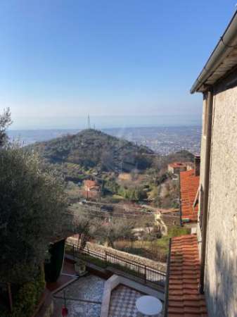 Foto TERRATETTO di 8 vani e di 150 mq (PIETRASANTA) rif. 148/VE