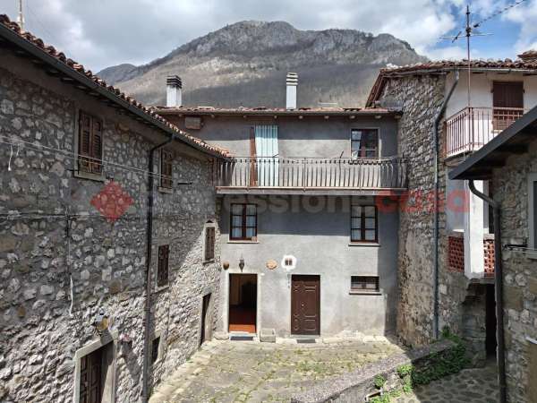 Foto Terratetto in vendita a Villa Collemandina