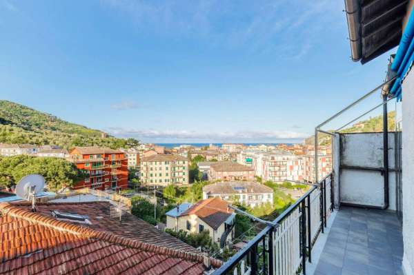 Foto Terratetto plurifamiliare in vendita a Levanto