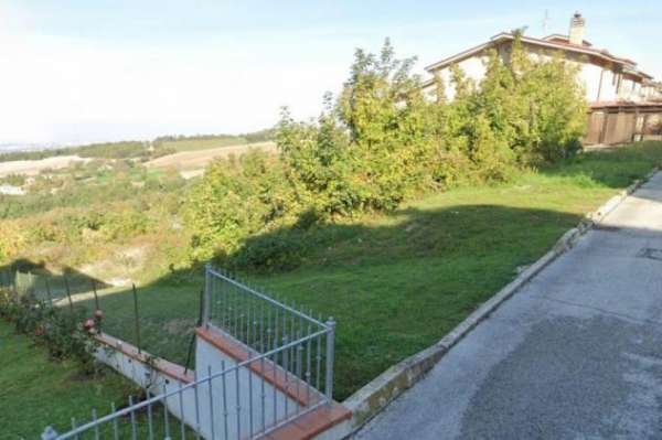 Foto Terreno a Cingoli - Rif. 2515112