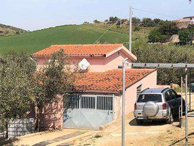 Foto Terreno Agricolo in Vendita, 3 Locali, 86 mq, Guglionesi