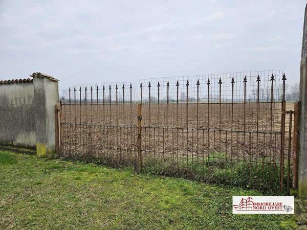 Foto Terreno agricolo in Vendita a Corbetta Via Dei badilanti