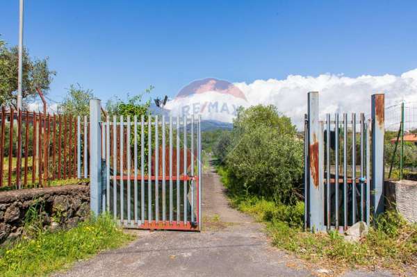 Foto Terreno agricolo in vendita a San Giovanni La Punta
