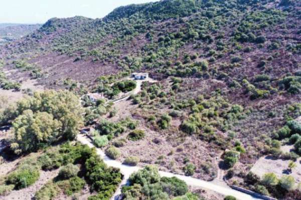 Foto Terreno con progetto  approvato per Villa su due livelli con piscina
