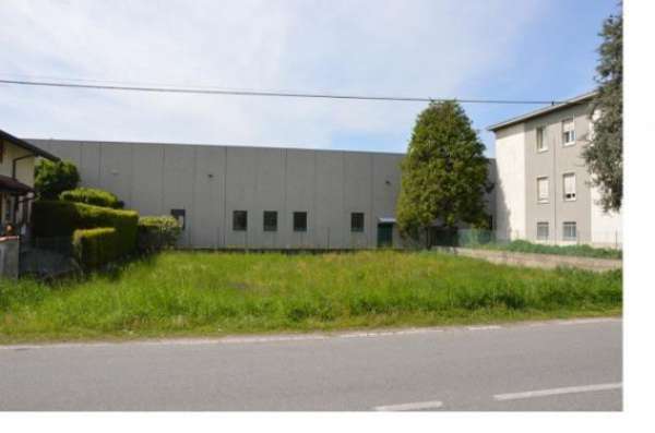 Foto Terreno di 690 m in vendita a Gallarate