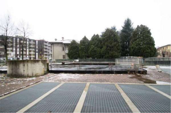 Foto Terreno di 700 m in vendita a Oggiono
