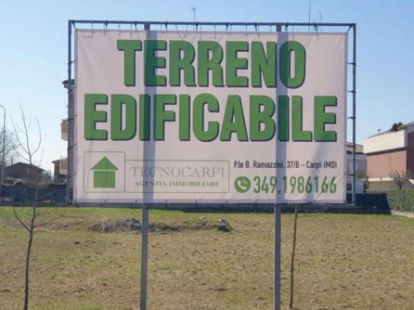 Foto Terreno di 730 m in vendita a Carpi