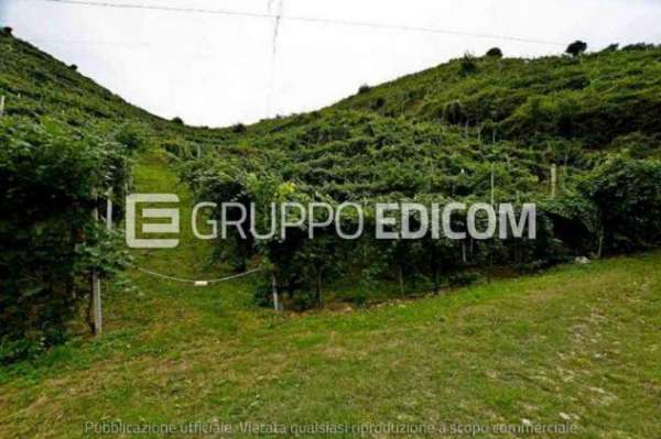 Foto Terreno di 984 mq  in vendita a Farra di Soligo - Rif. 4508568