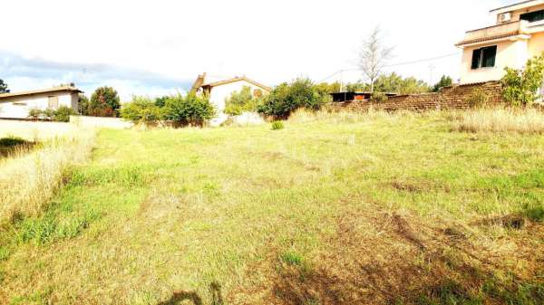 Foto Terreno edificabile commerciale in vendita a Aprilia