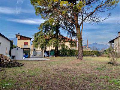 Foto Terreno Edificabile in Vendita, 1 Locale, 1000 mq, Oggiono