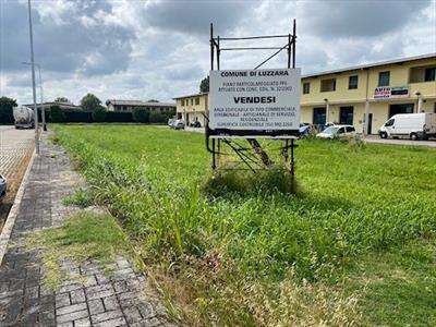 Foto Terreno edificabile in Vendita, 2260 mq (LUZZARA)