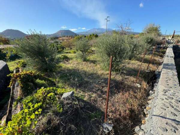 Foto Terreno edificabile in vendita a Aci Sant'Antonio
