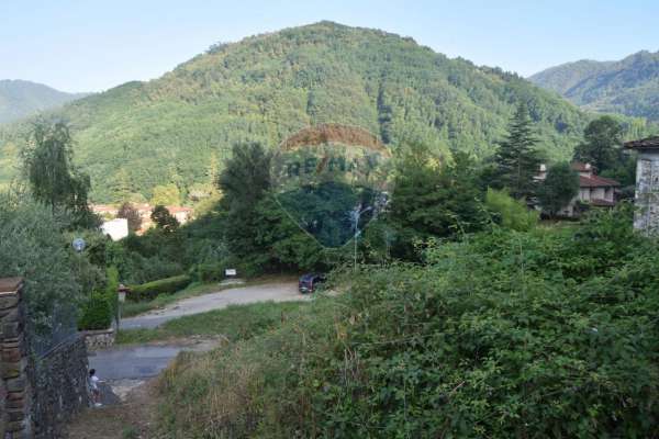 Foto Terreno edificabile in vendita a Bagni Di Lucca