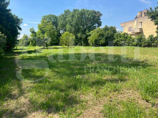 Foto Terreno edificabile in vendita a Capua