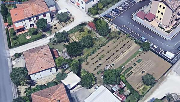 Foto Terreno edificabile in vendita a Chiaravalle