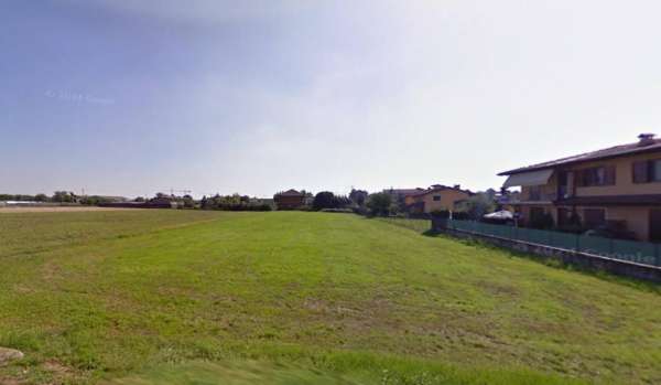 Foto Terreno edificabile in vendita a Cologno Al Serio