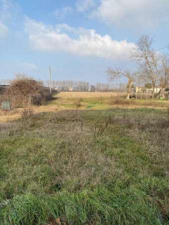 Foto Terreno edificabile in vendita a Ferrara