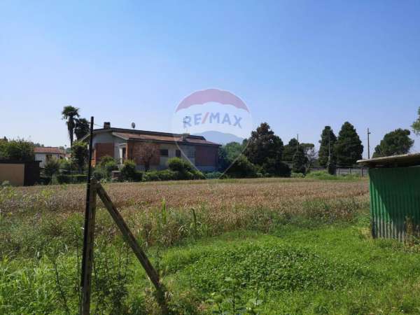 Foto Terreno edificabile in vendita a Giussago