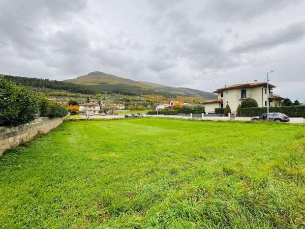 Foto Terreno edificabile in vendita a Gualdo Tadino