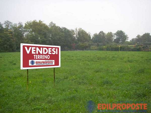 Foto Terreno edificabile in Vendita a Misinto