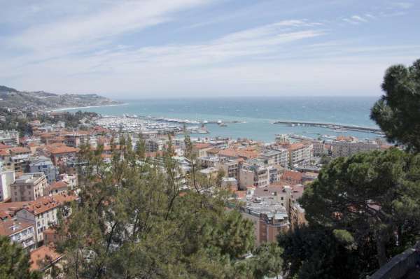 Foto Terreno edificabile in vendita a Sanremo