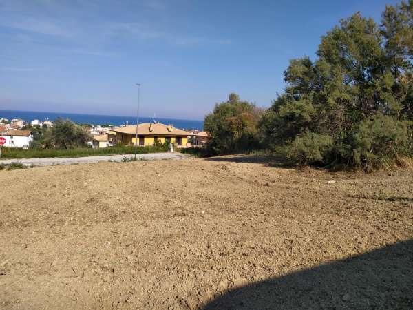 Foto Terreno edificabile in vendita a Tortoreto