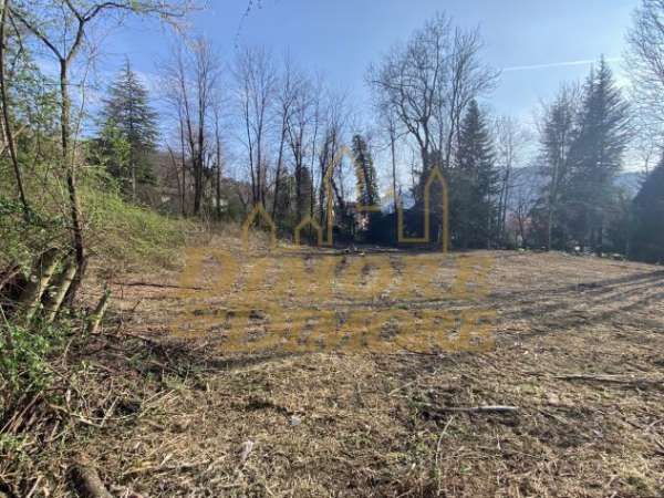 Foto Terreno edificabile in vendita a Valganna