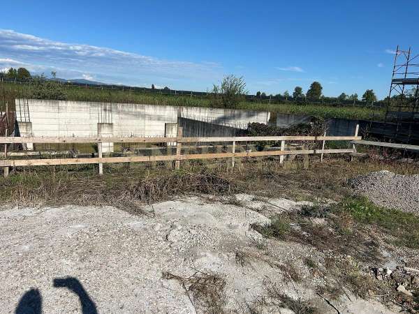 Foto Terreno edificabile in vendita a Zevio