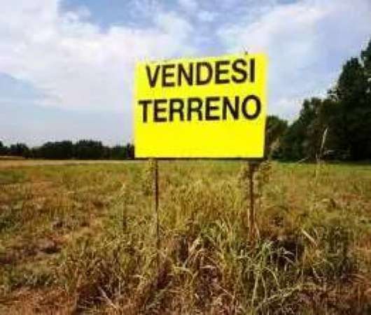 Foto Terreno edificabile in Vendita in zona GHEZZANO con giardino