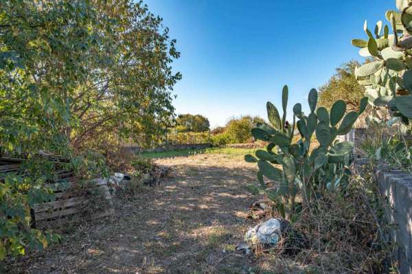 Foto Terreno edificabile residenziale in vendita a Aci Bonaccorsi