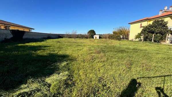 Foto Terreno edificabile residenziale in vendita a Aprilia