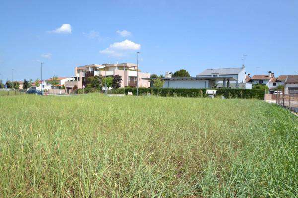 Foto Terreno edificabile residenziale in vendita a Paese
