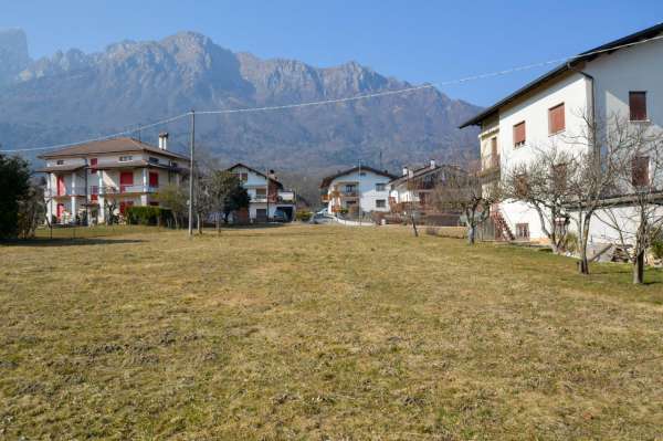 Foto Terreno edificabile residenziale in vendita a Sospirolo