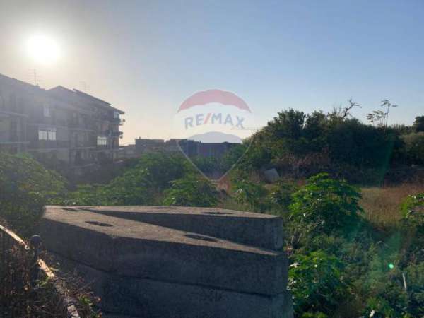 Foto Terreno in vendita a Aci Catena