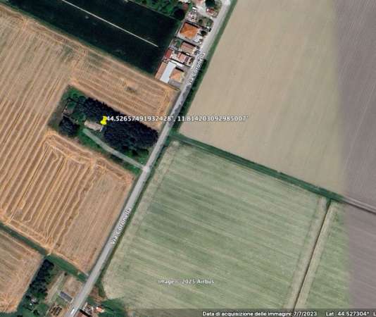 Foto Terreno residenziale con casa rurale da ristrutturare