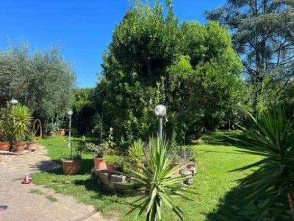 Foto Tor San Lorenzo - Via Nuova California